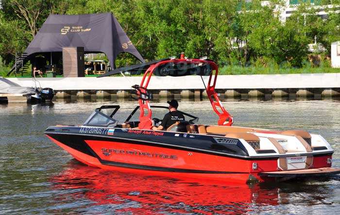 Покататься на катере Nautique GS24